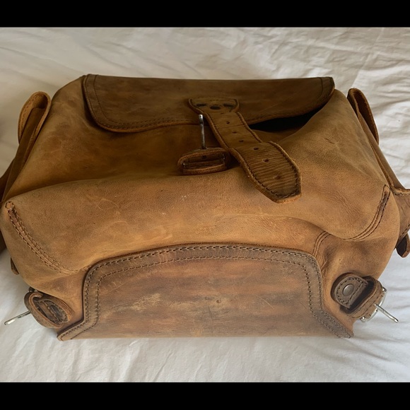 Saddleback Leather Medium Simple Backpack - Picture 5 of 7